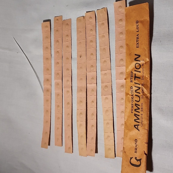 Vintage Geiger Bros Perforated Strip Ammunition Extra Loud Strips Cap Gun - Picture 1 of 5